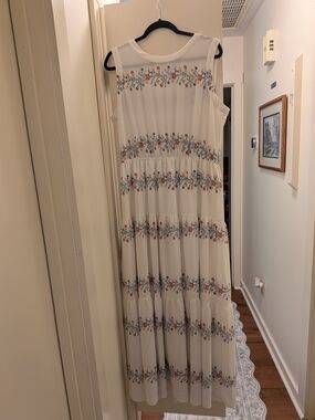 Vivi by Violet Weekend White Floral Maxi Dress XL